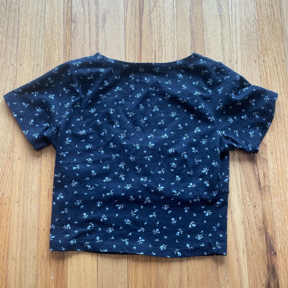 Brandy Melville Rae Top Navy Floral Wrap top - Picture 4 of 4